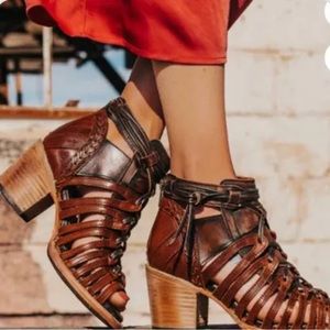 Freebird “Wazee” size 8 BRAND NEW!!!! Color cognac/ black distressed